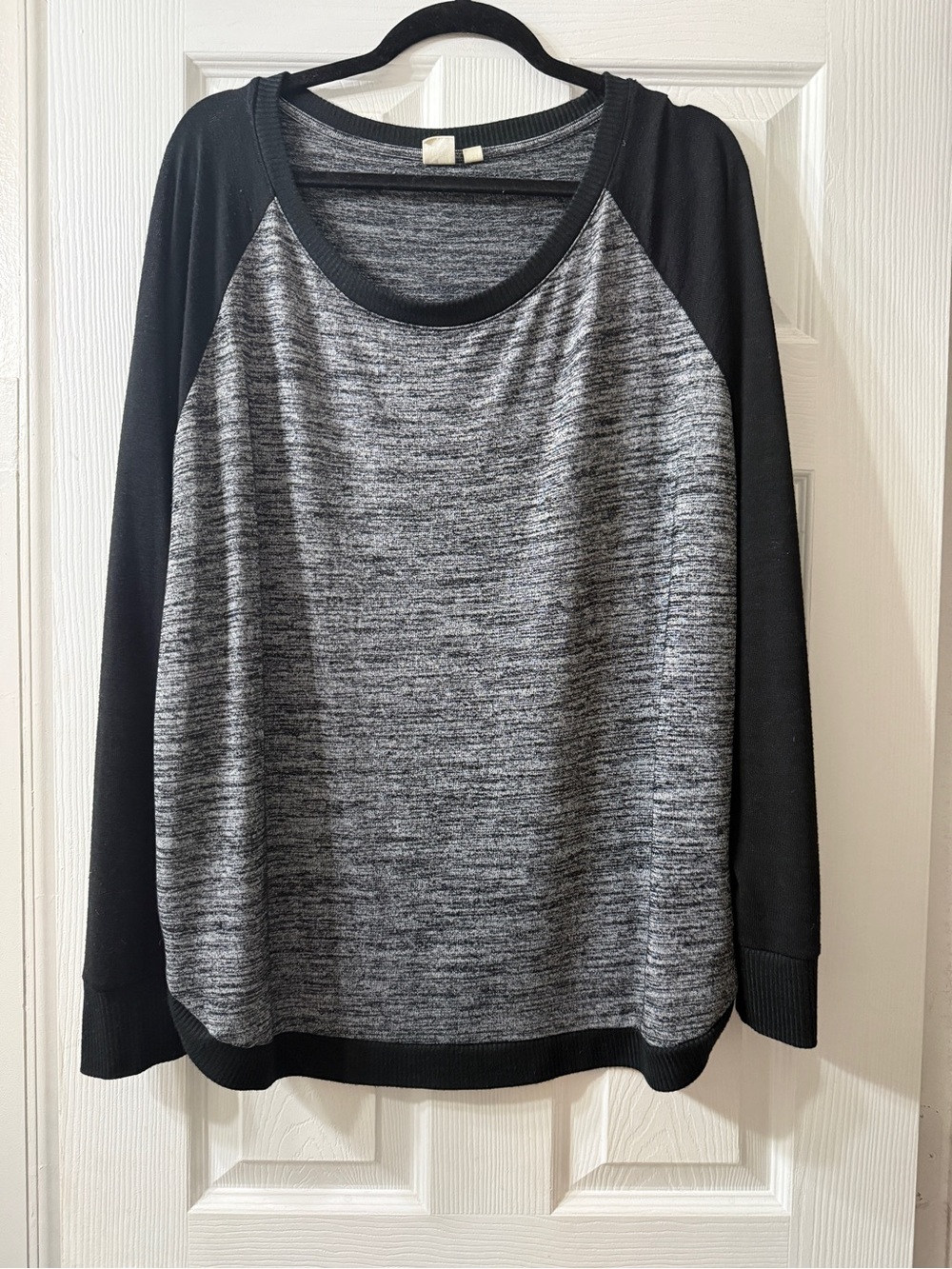 GAP Gray and Black Knit Pullover